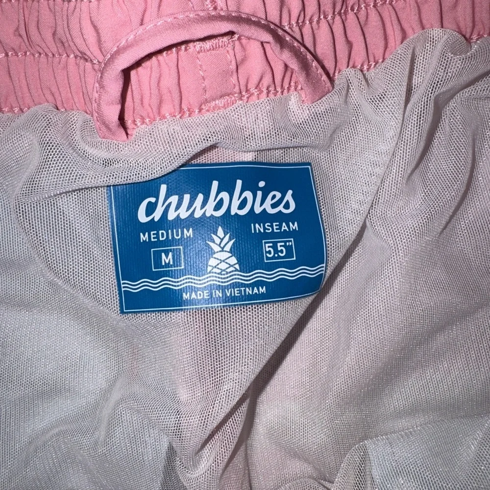 Chubbies Swim Trunks Medium 5.5 Inseam Pink Blue Striped Beach Preppy